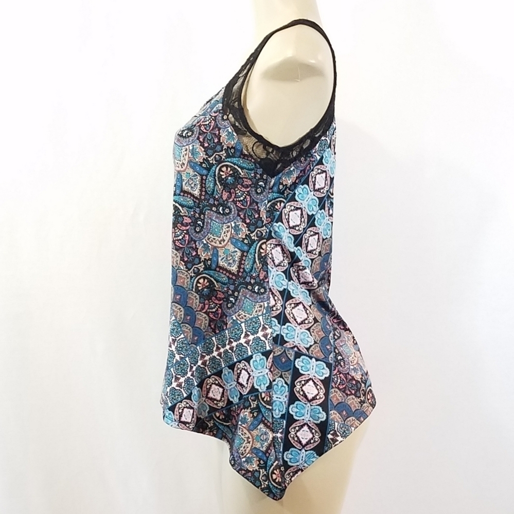 G Collection Lacy Embellished Tank